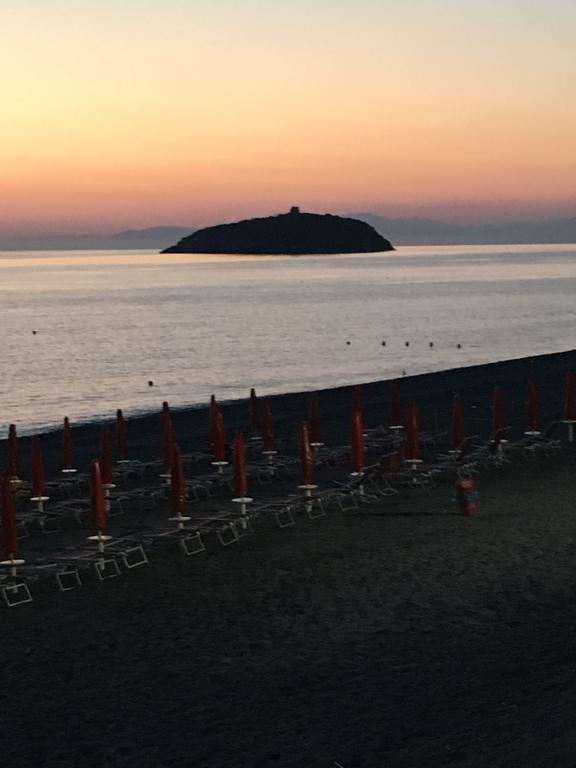 Apartamento Parco Corallo Di Fronte Al Mare Diamante Exterior foto